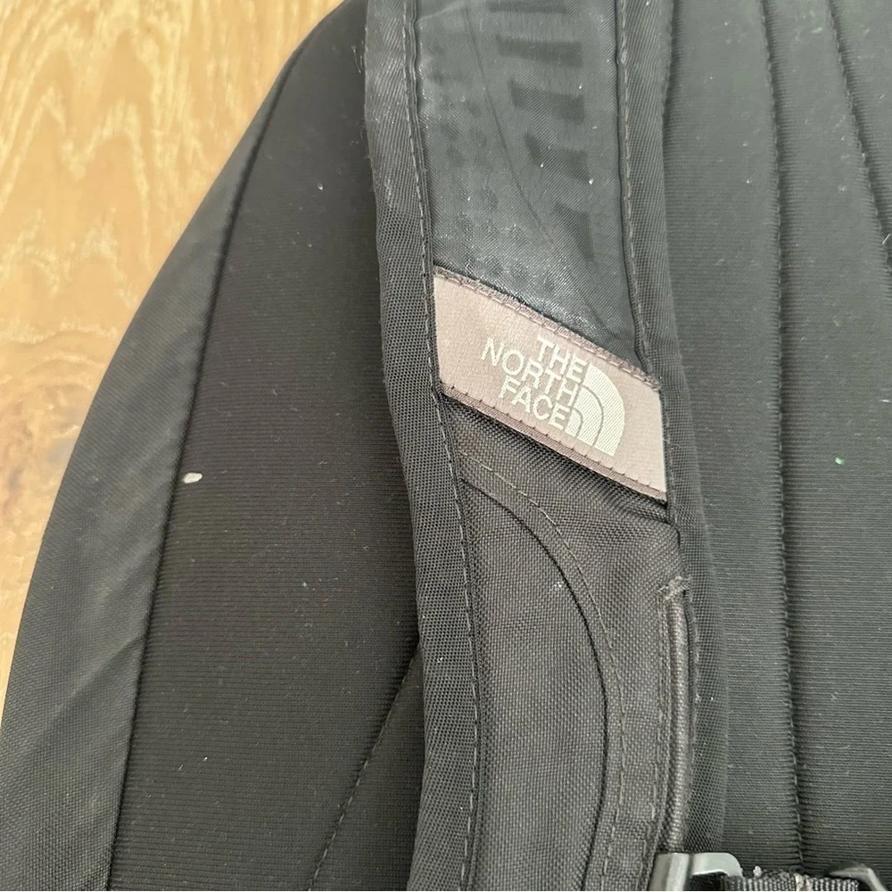 North Face Vault Black Backpack School Hiking Outdoors Travel Pockets Laptop